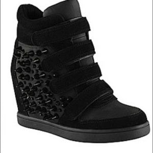 Aldo sneaker wedge spikes
